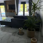 Nejra Villa